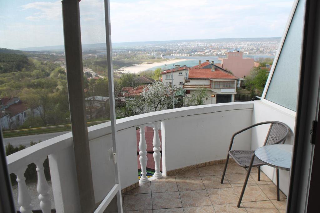 Двухместный (Двухместный номер Делюкс с 1 кроватью и балконом), Family Hotel Ludo