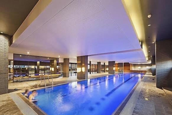 Luxurious 2BR Apartment - Central CBD Location with Pool, Gym photo 3