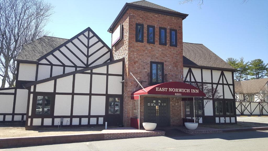 East Norwich Inn image