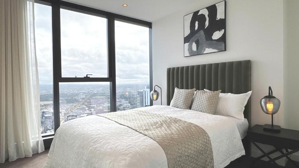 Top CBD Skyline Luxury 2 Beds, 2 Baths Free Parking photo 4