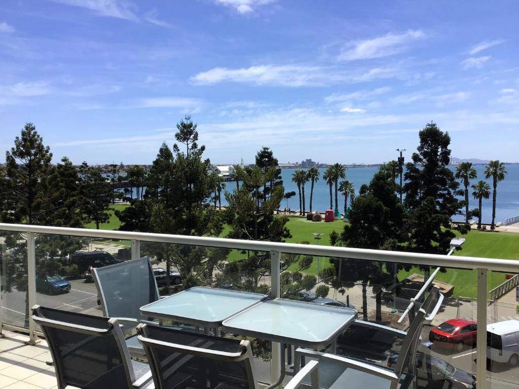 Family Executive Apartment with Bay Views located on the Geelong Waterfront 2407 photo 3