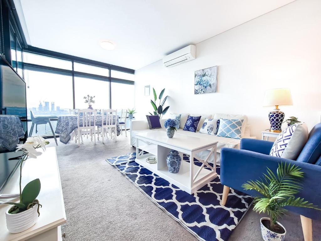 Hamptons Style 2BR & kid room w view in Olympic Park photo 3
