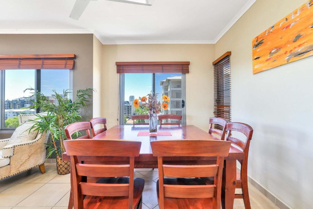 Modern Apartment with Sunset Views photo 1