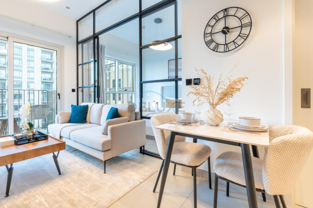 Community Views 1BR with Balcony, Walking Distance to the Park, Socio Tower 1, Dubai Hills Estate by Deluxe Holiday Homes photo 3