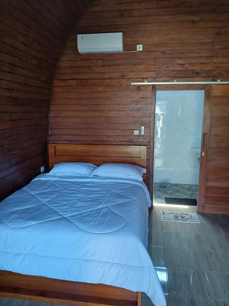 Pebble Beach Bungalow in Medewi Yeh Sumbul, Bali photo 4