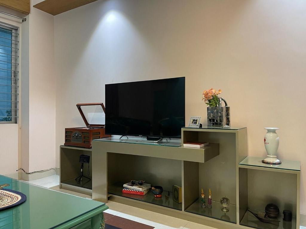 Entire apartment in Gulshan area photo 4