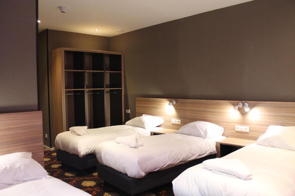 Четырехместный (Четырехместный номер), Aston City Hotel