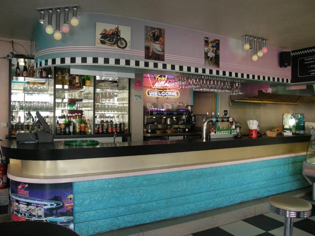 F&B
