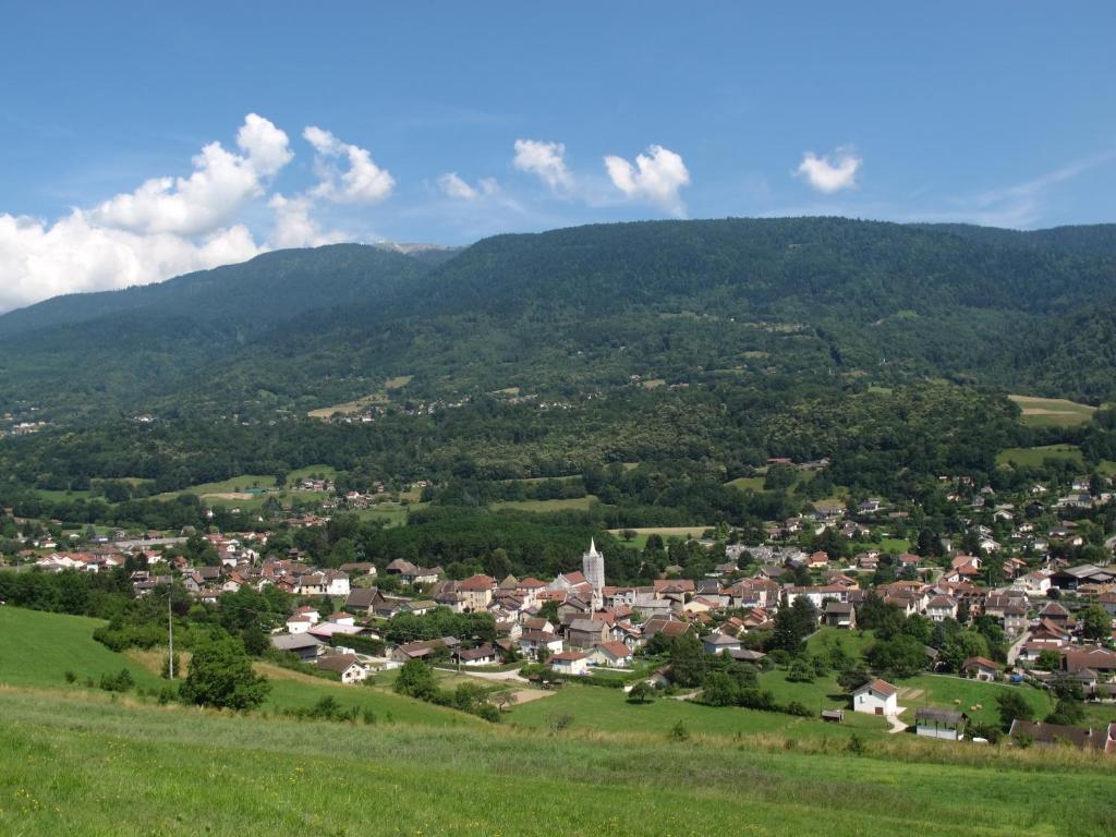 Au pied des Alpes