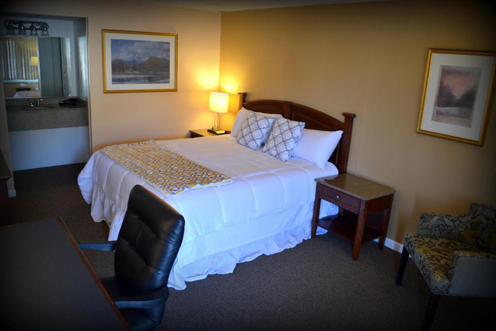Wayne Inn image