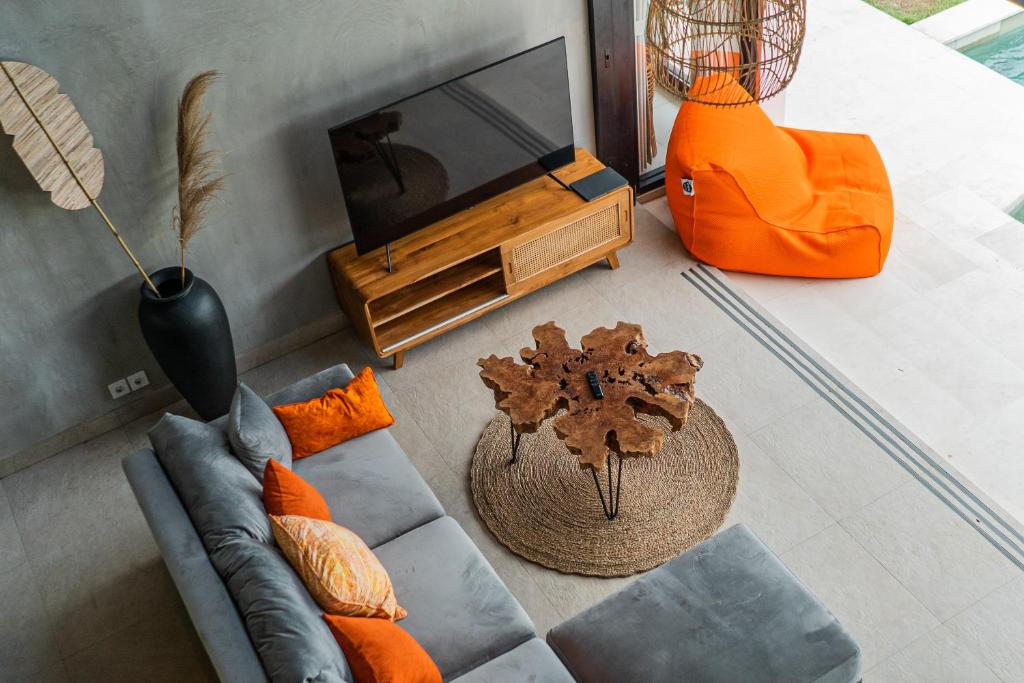 Nissa la Bella - 4BR Spacious Villa in Kerobokan - Tap to explore photos