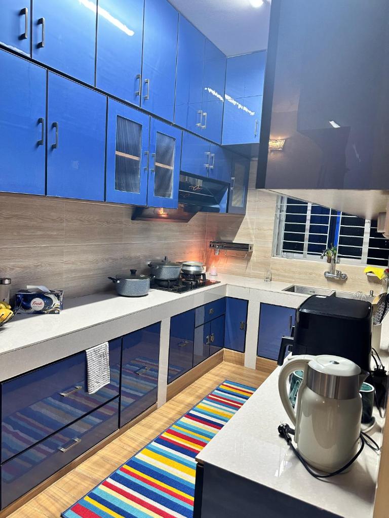 3 double bed contemporary flat photo 4