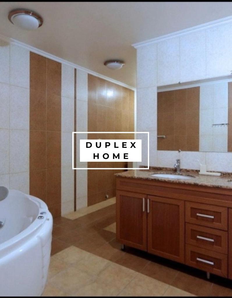 DUPLEX Home photo 2