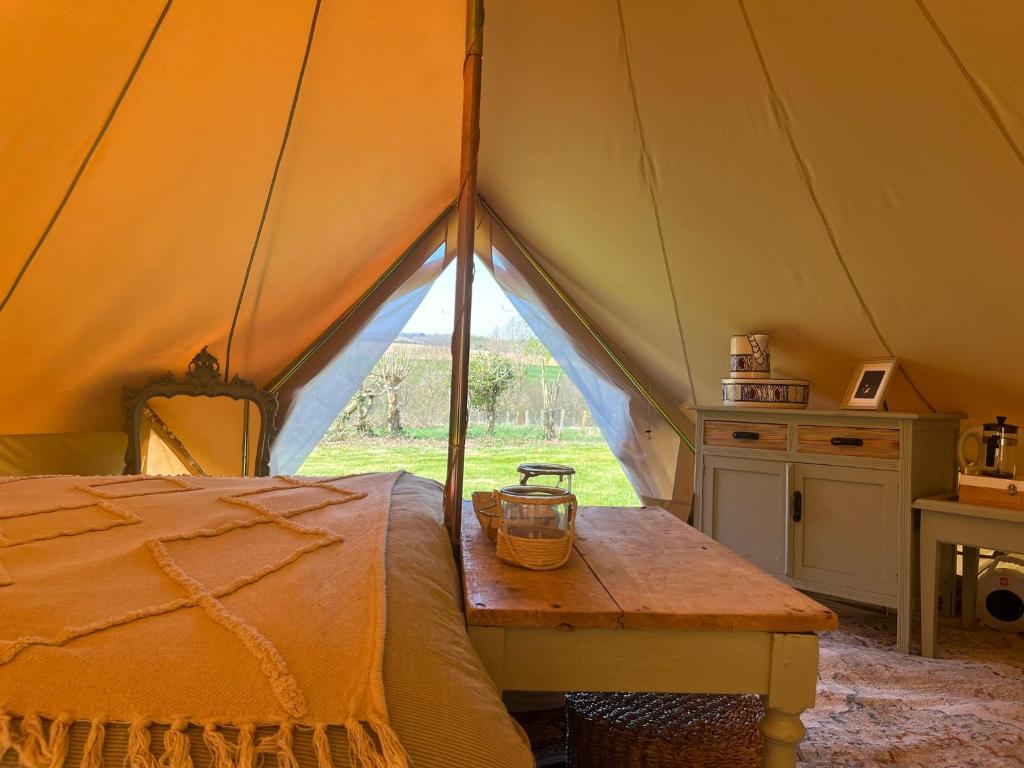 Tente glamping "bluebird" à la Ferme de la Chevêche photo 4