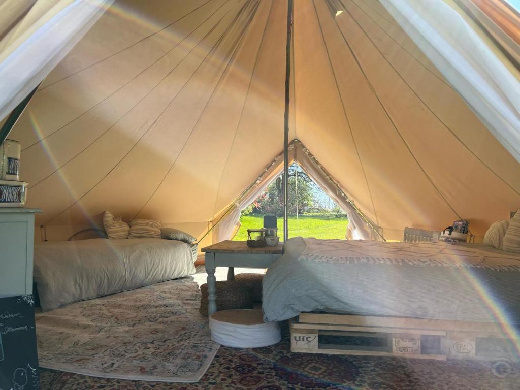 Tente glamping "bluebird" à la Ferme de la Chevêche photo 1