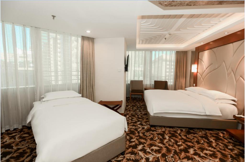 Howard Johnson Paragon Hotel Beijing Room Type - Classic Triple Room(30% discount in Chinese Restaurant except drinks and sea food)