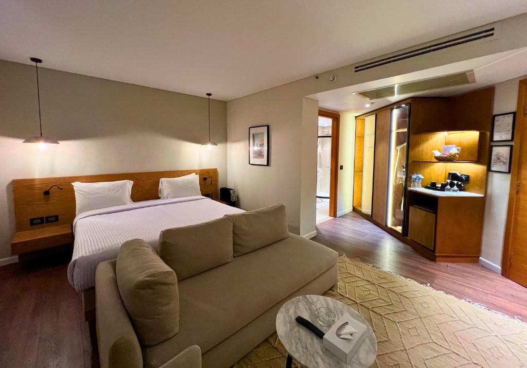 New President Hotel Cairo - Tap to explore photos