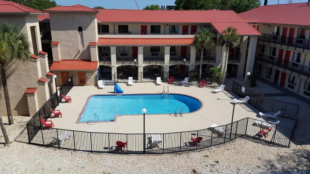 Tricove Inn & Suites image