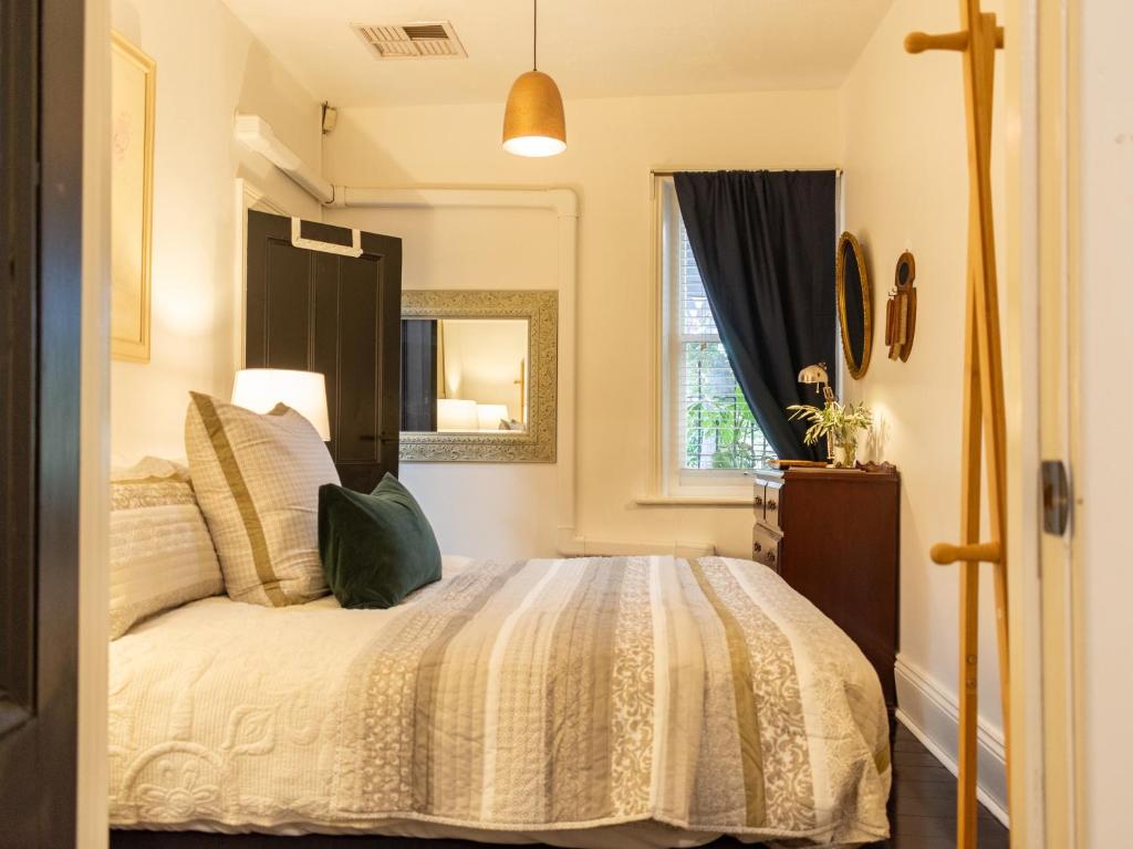 Adelaide CBD Cozy Stay at Secluded Botanic Cottage with Free Parking