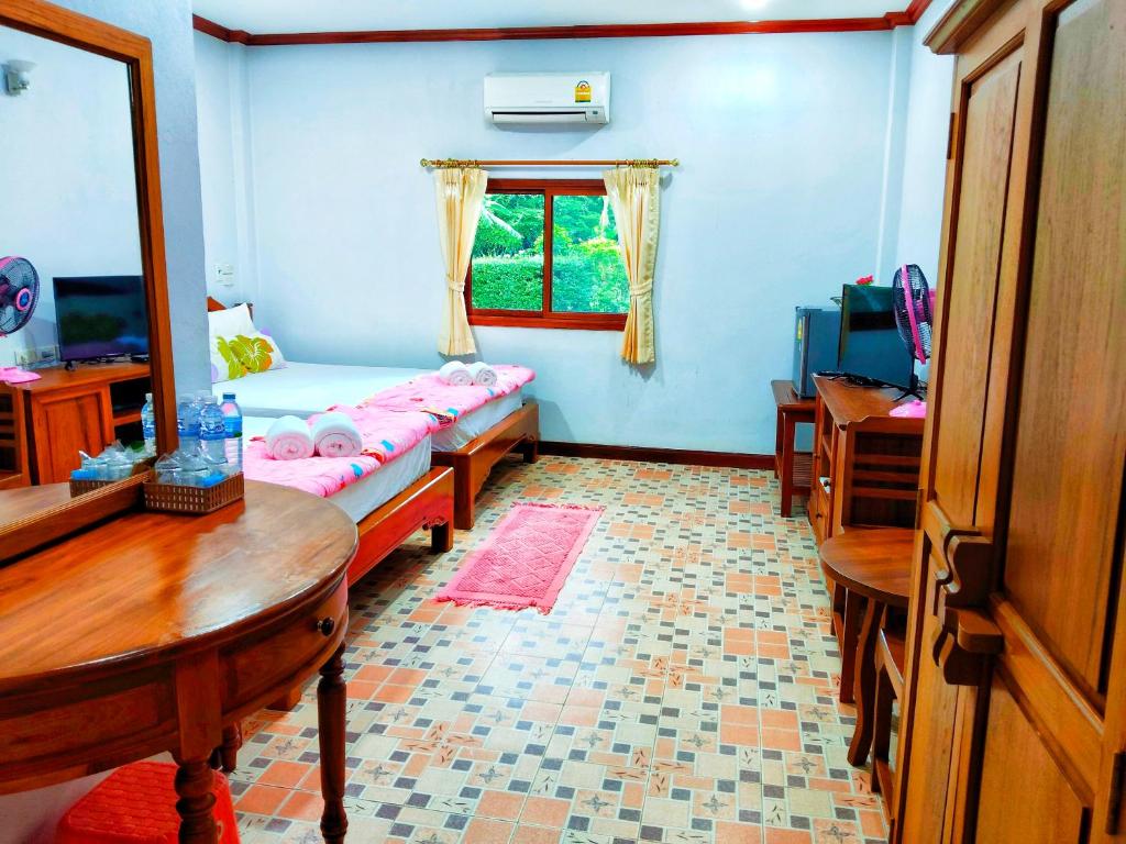 นาหินลาดรีสอร์ท Nahinlad Resort Room Type - Quadruple Room with Garden View