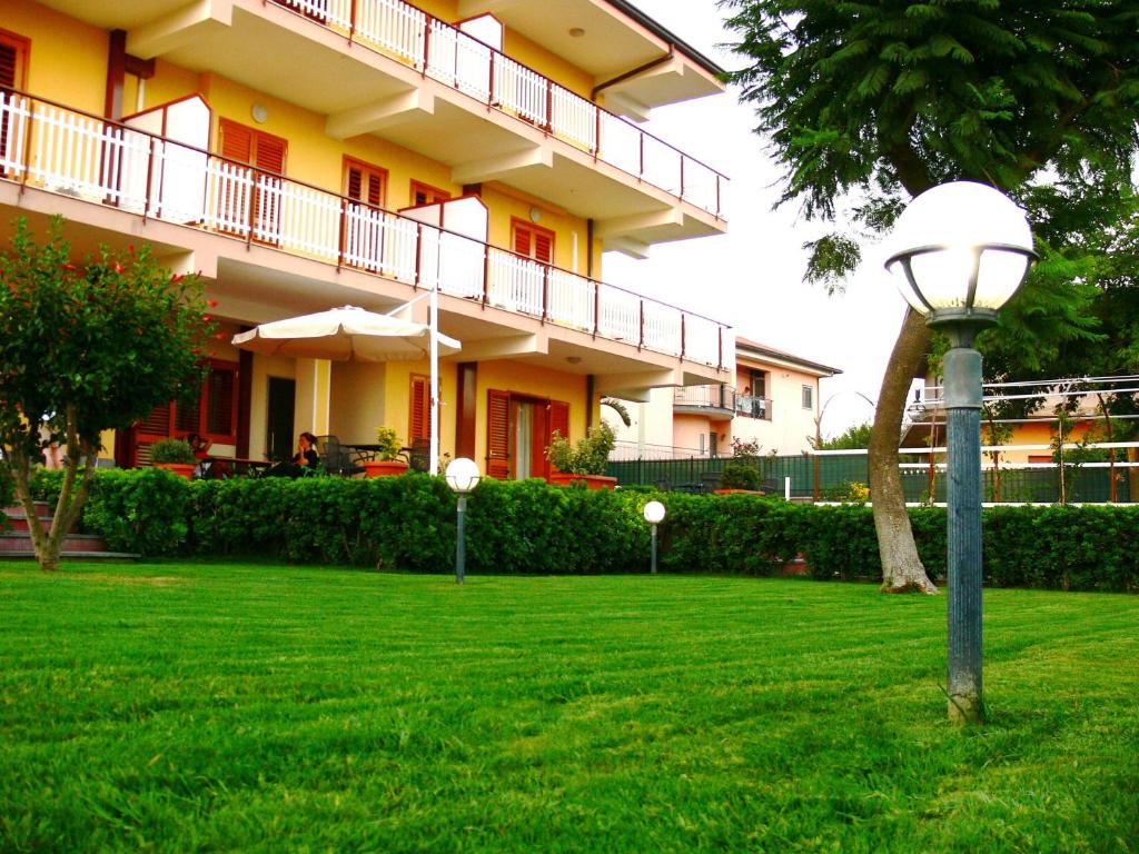Hotel Il Conte Dell'Etna photo 1
