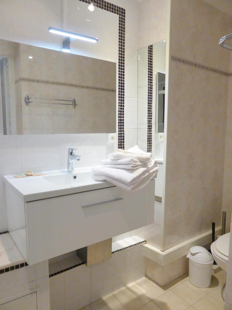 Студио (Стандартный двухместный номер-студио с 1 кроватью), Apart'hotel Ajoupa