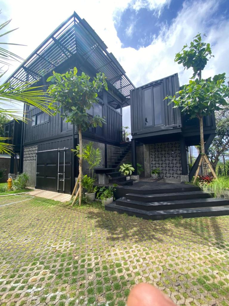 Polpo Nero Container Villa