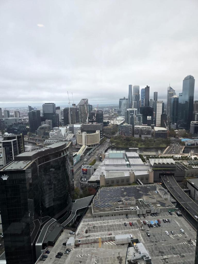 Spectacular Three Bedroom Suite with City View photo 2