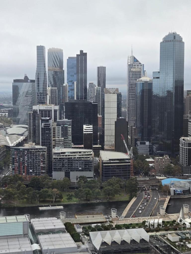 Spectacular Three Bedroom Suite with City View photo 3