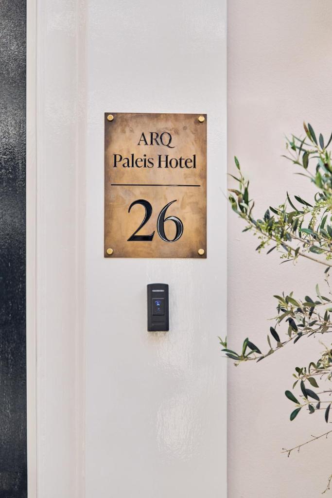 Paleis Hotel - Tap to explore photos