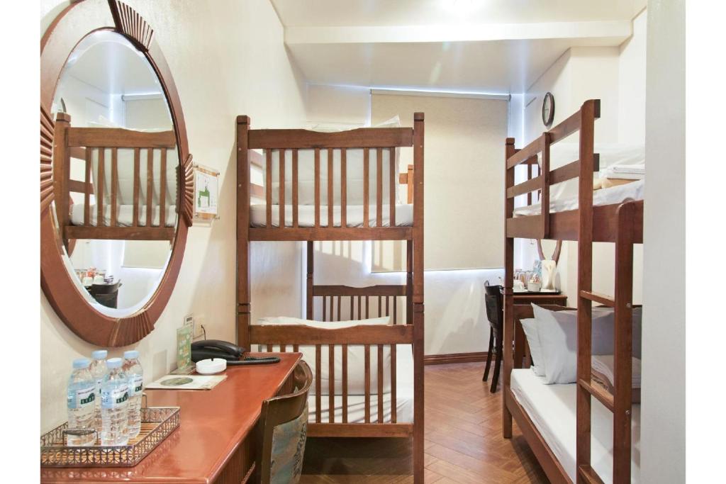 Collection O Avitel Hotel near Osmena Highway, PNR Pasay Station, Metro Manila