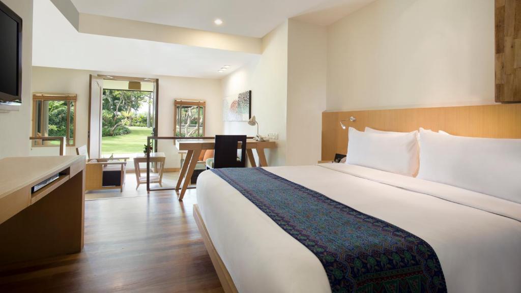 Сьюит (Полулюкс с выходом в сад), Holiday Inn Resort Baruna Bali