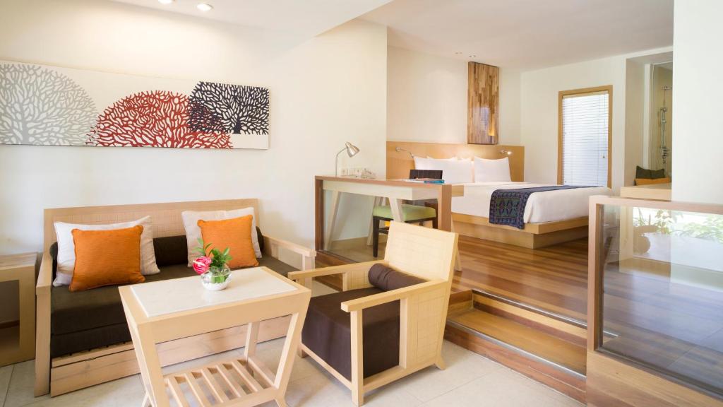 Сьюит (Полулюкс с выходом в сад), Holiday Inn Resort Baruna Bali