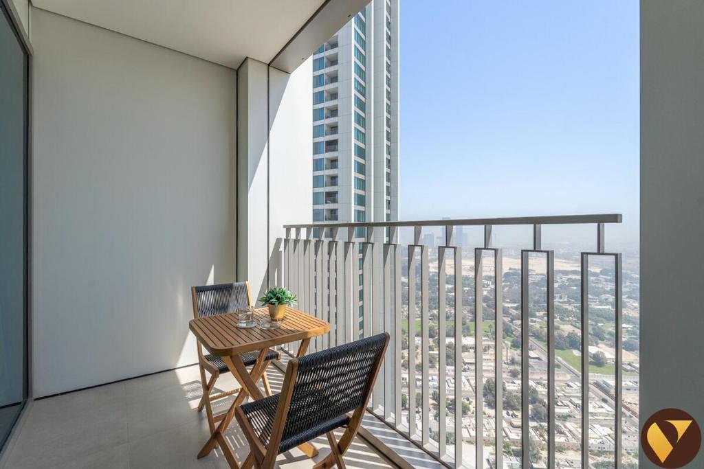 DOWNTOWN VIEWS II - VOGUE One Bedroom Apartment with Balcony, 42nd Floor Opposite Dubai Mall Skybridge photo 1