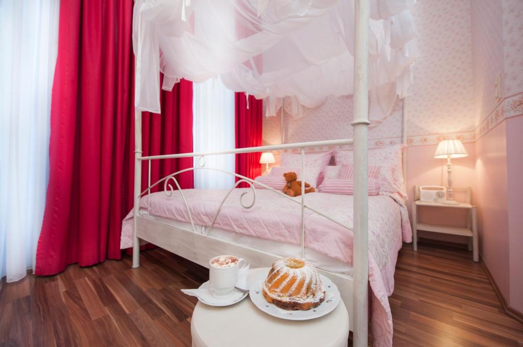Двухместный (Улучшенный двухместный номер с 1 кроватью), Hotel Kugel