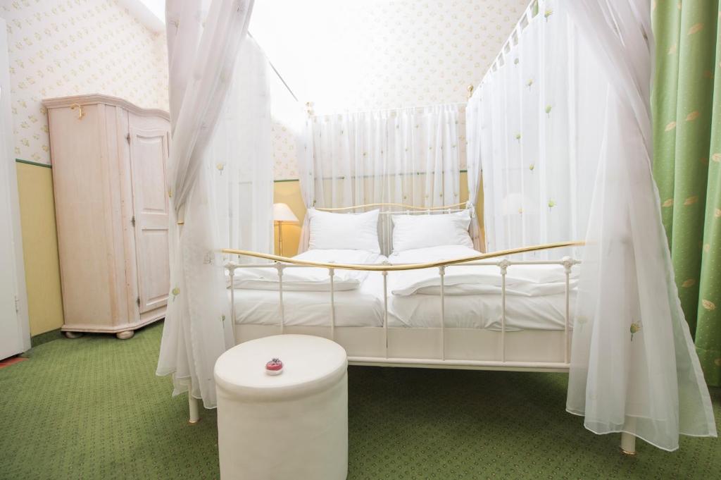 Двухместный (Улучшенный двухместный номер с 1 кроватью), Hotel Kugel