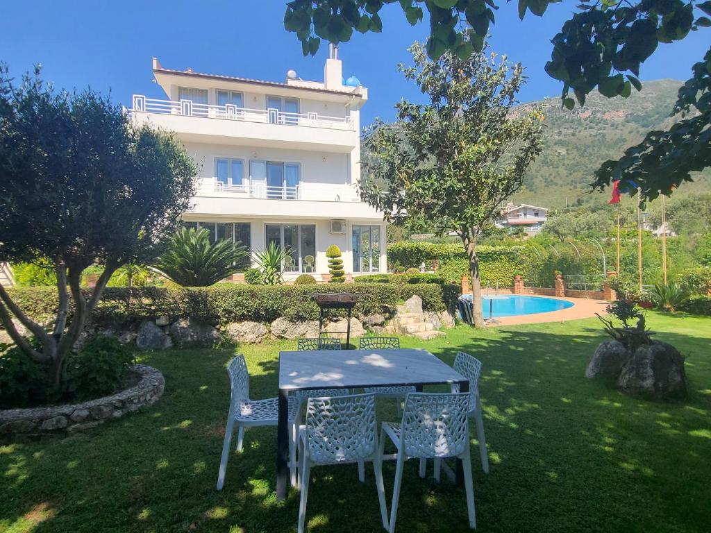 Entire Villa Elida