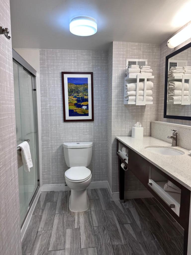 Hampton Inn by Hilton Waycross - Tap to explore photos