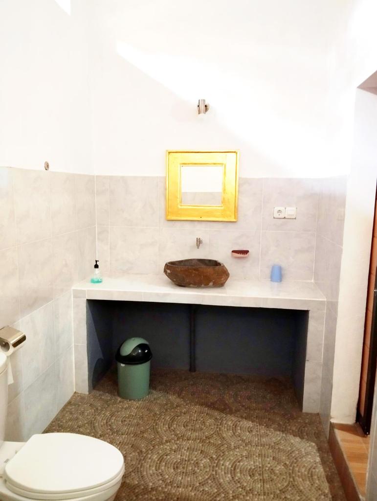 Tunjung guest house lovina beach photo 2