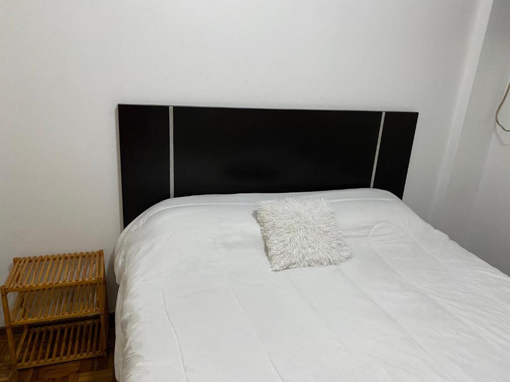 Departamento excelente, 3 ambientes en Caballito, balcón a la calle 4 personas photo 1