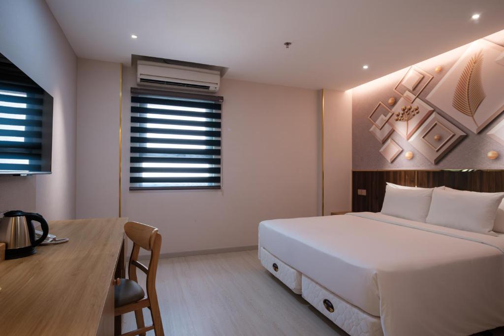 DAI NAM BOUTIQUE HOTEL - Tap to explore photos