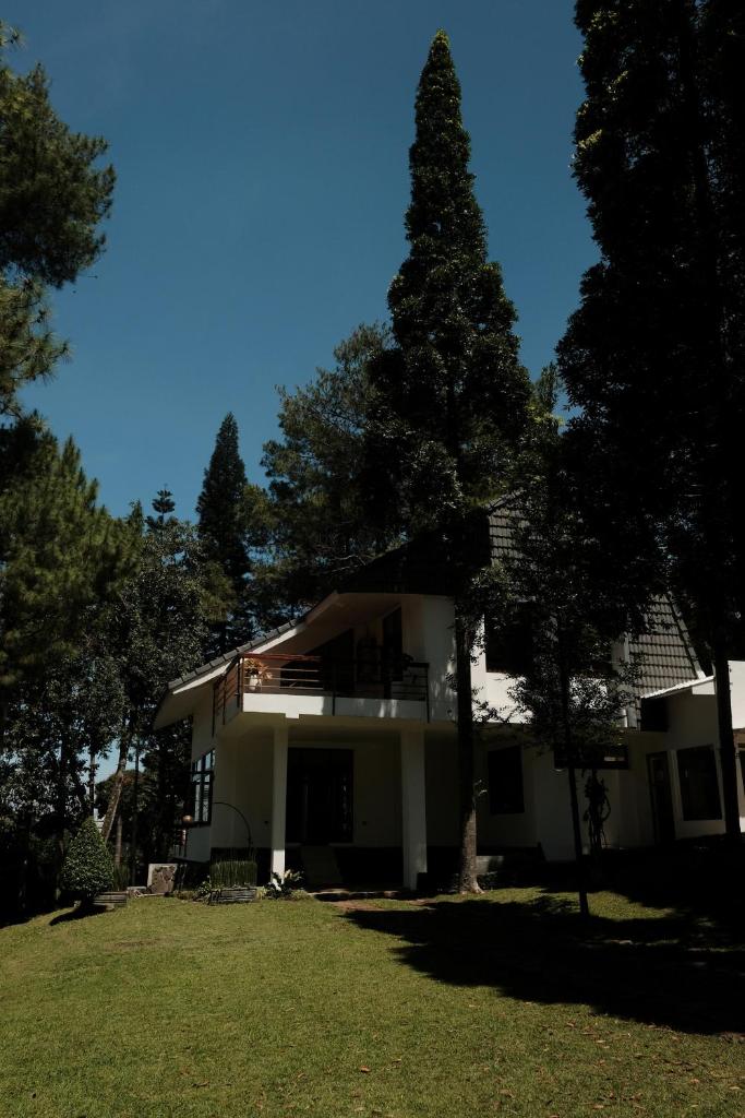 Balconé Lodge