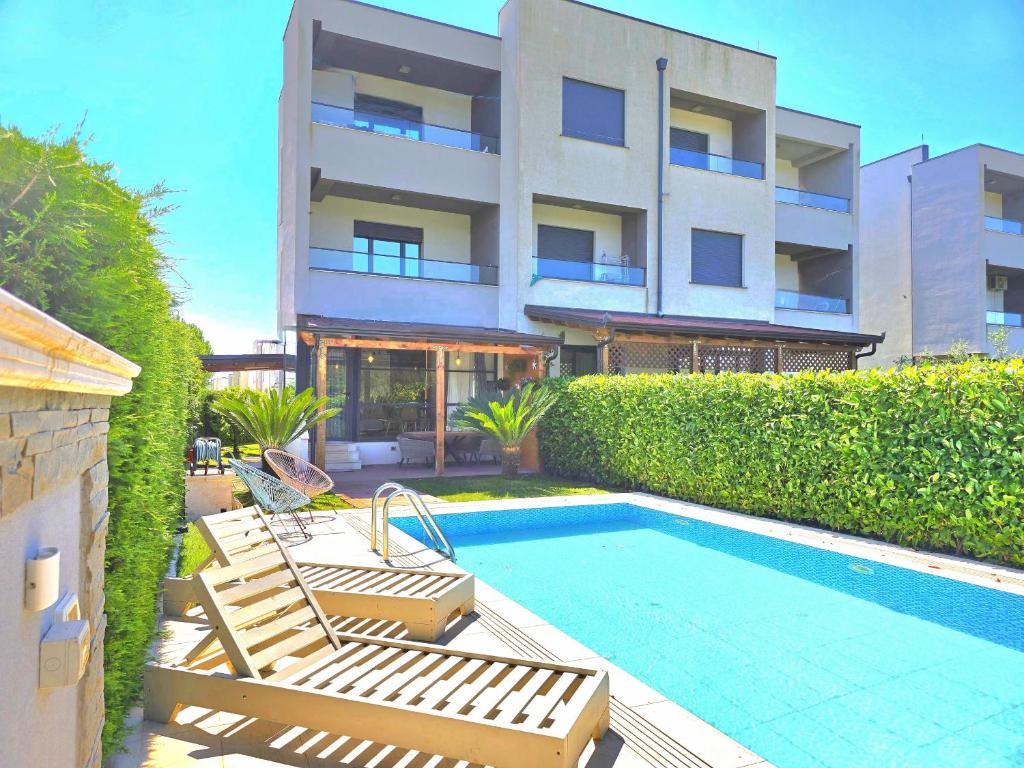 Sunny Beach Apartments with Swimming Pool - 247 photo 1