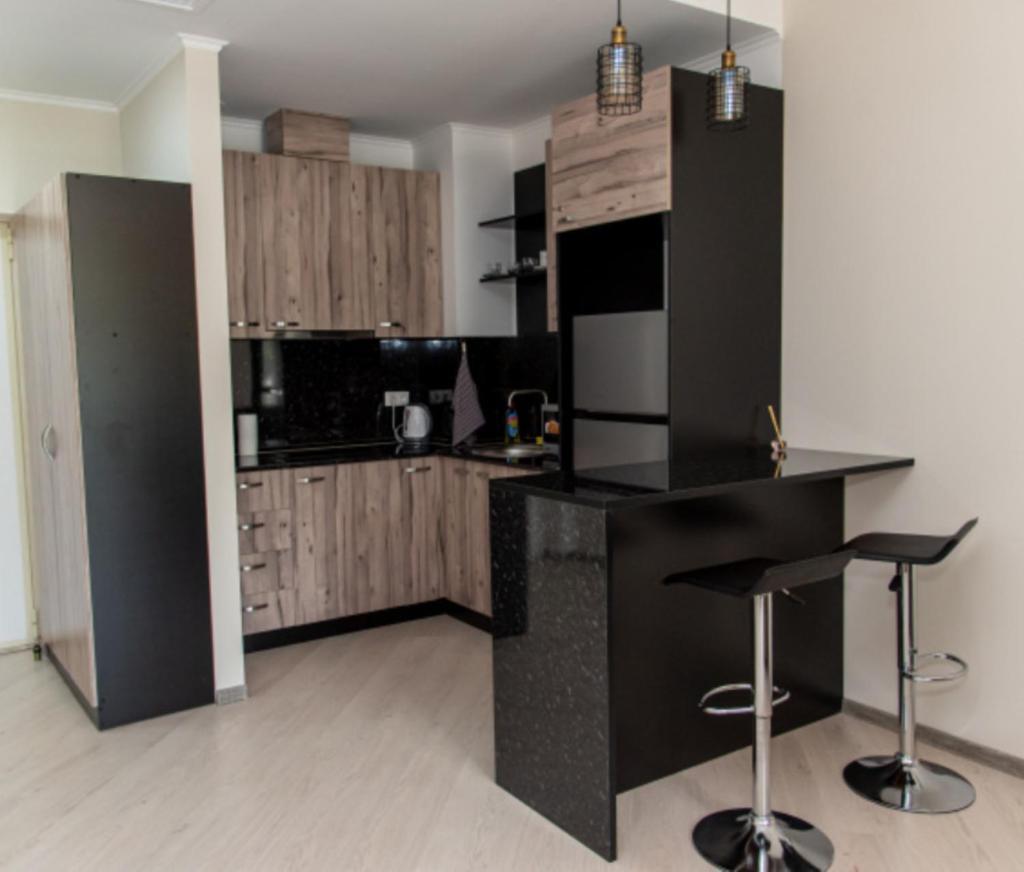 Daily Rent Group F002 photo 2