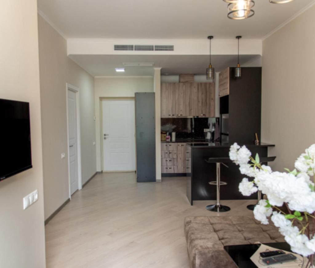 Daily Rent Group F002 photo 1