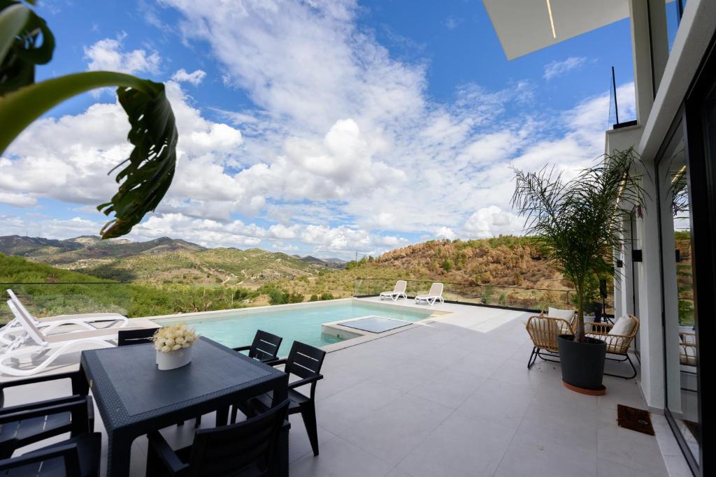Villa 30 photo 1