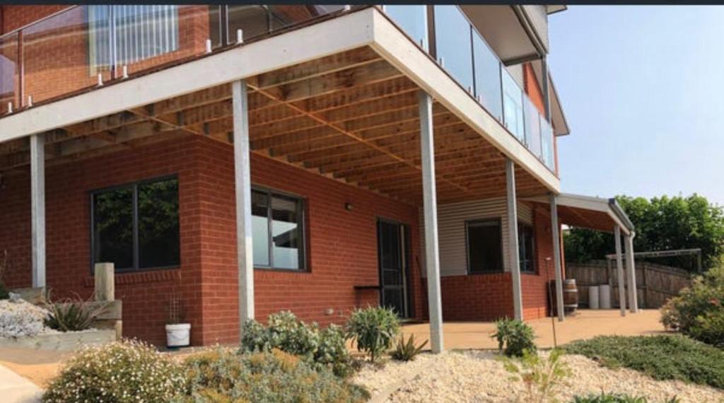 Sunset Manor Stays- Pet Friendly Unit Bairnsdale photo 1