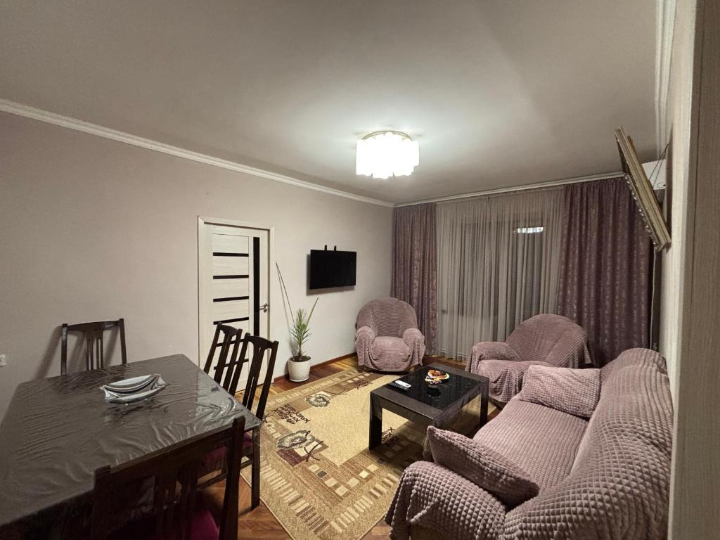 Apartment in Yerevan, Բնակարան Երևանում photo 3