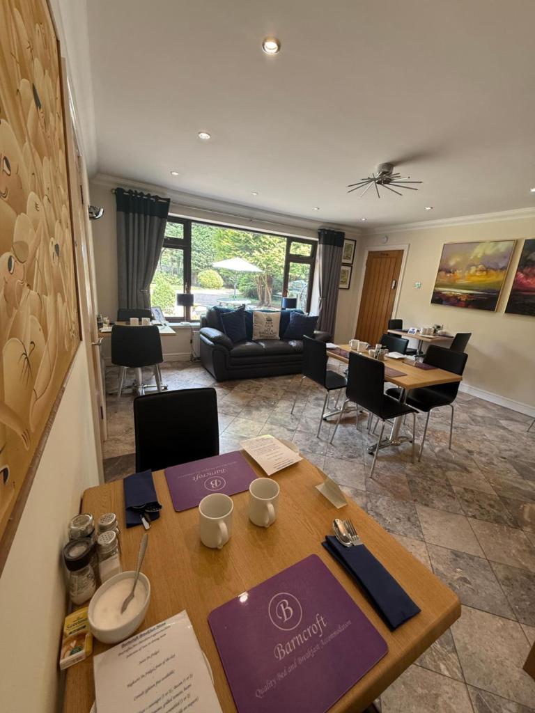 Barncroft Luxury Guest House - Tap to explore photos