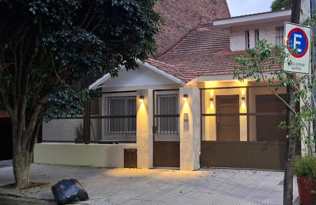 Dos habitaciónes independientes con baño privado en casa familiar